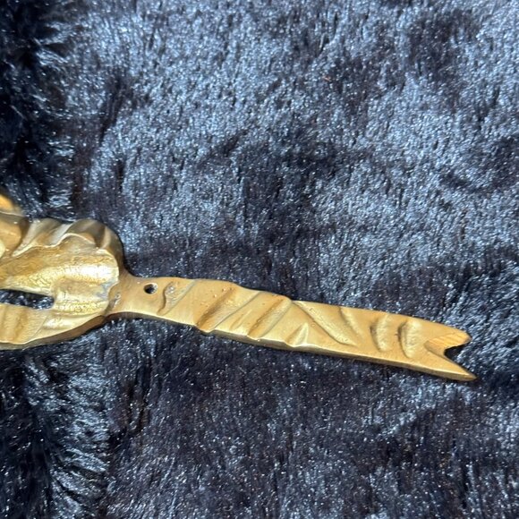 Vintage Brass  Bow Knot Wall Hanger - Picture 3 of 8